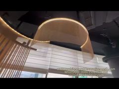 Veja a tela arquitetônica das cortinas da malha do metal para o programa demonstrativo do restaurante da entrada