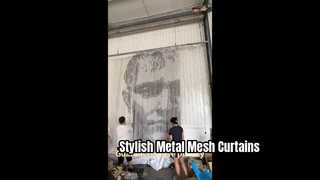 Vídeo de filmagem real do processo de produção de cortina de elo de corrente de metal